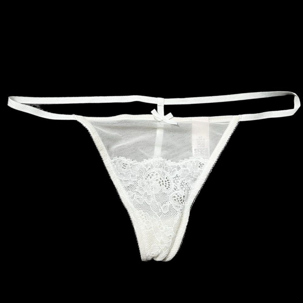 Victorias Secret Sexy Lace & Sheer Mesh V string panty Ivory Large